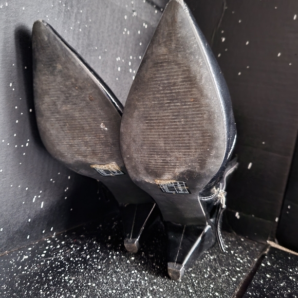 Forever 21 Patent Kitten Heel Booties (8) - Picture 4 of 5